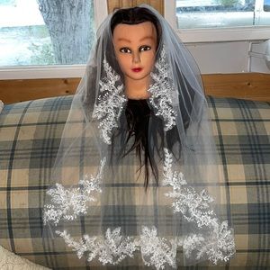 New Wedding Veil lace white fingertip length
